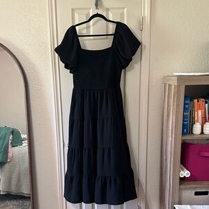 Chic Black Midi Dress with Ruffled Sleeves